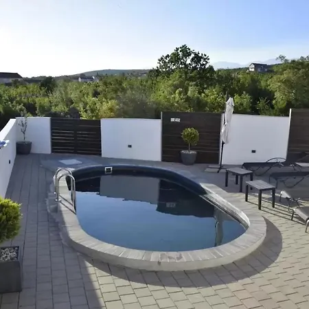 Blue Lagoon With Seaview Villa Maslenica